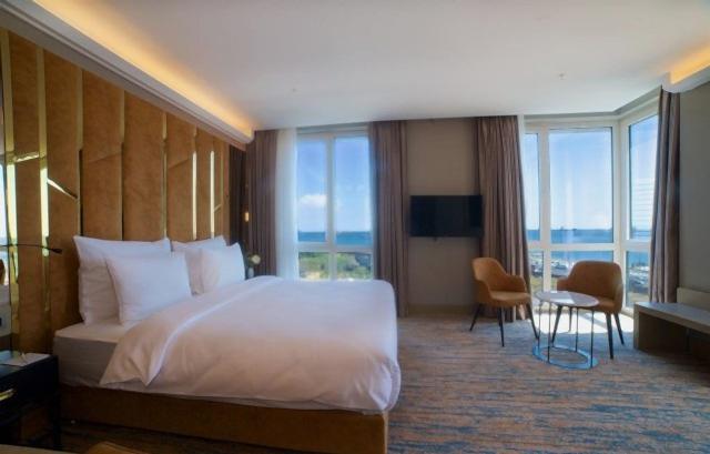 Deniz Manzaralı Junior Suite